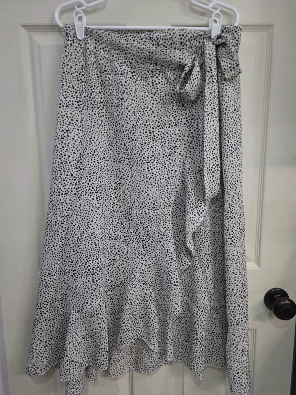 Women’s Black & White A-Line Wrap Tie-Waist Skirt
